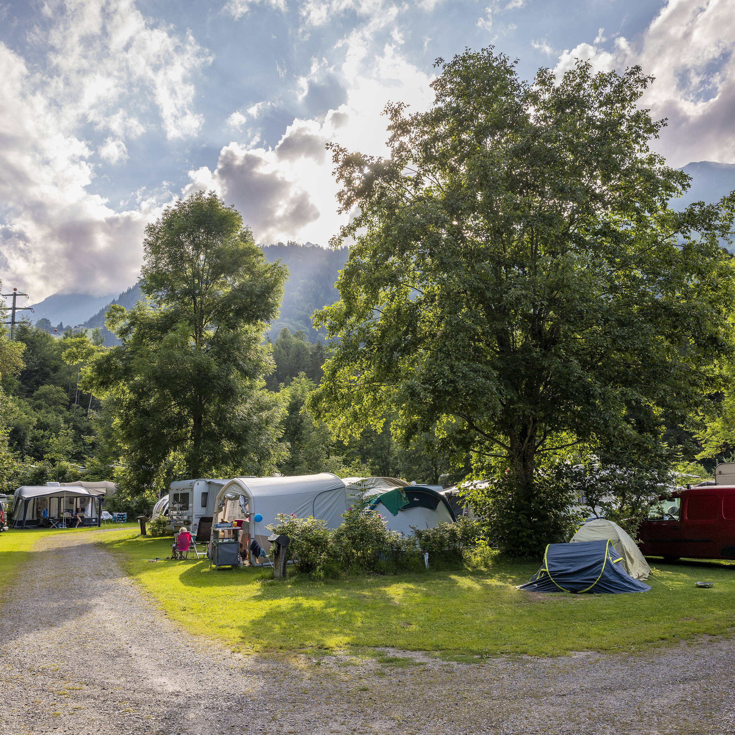 Komfortparzelle Camping Grassi Frutigen Komfortparzelle