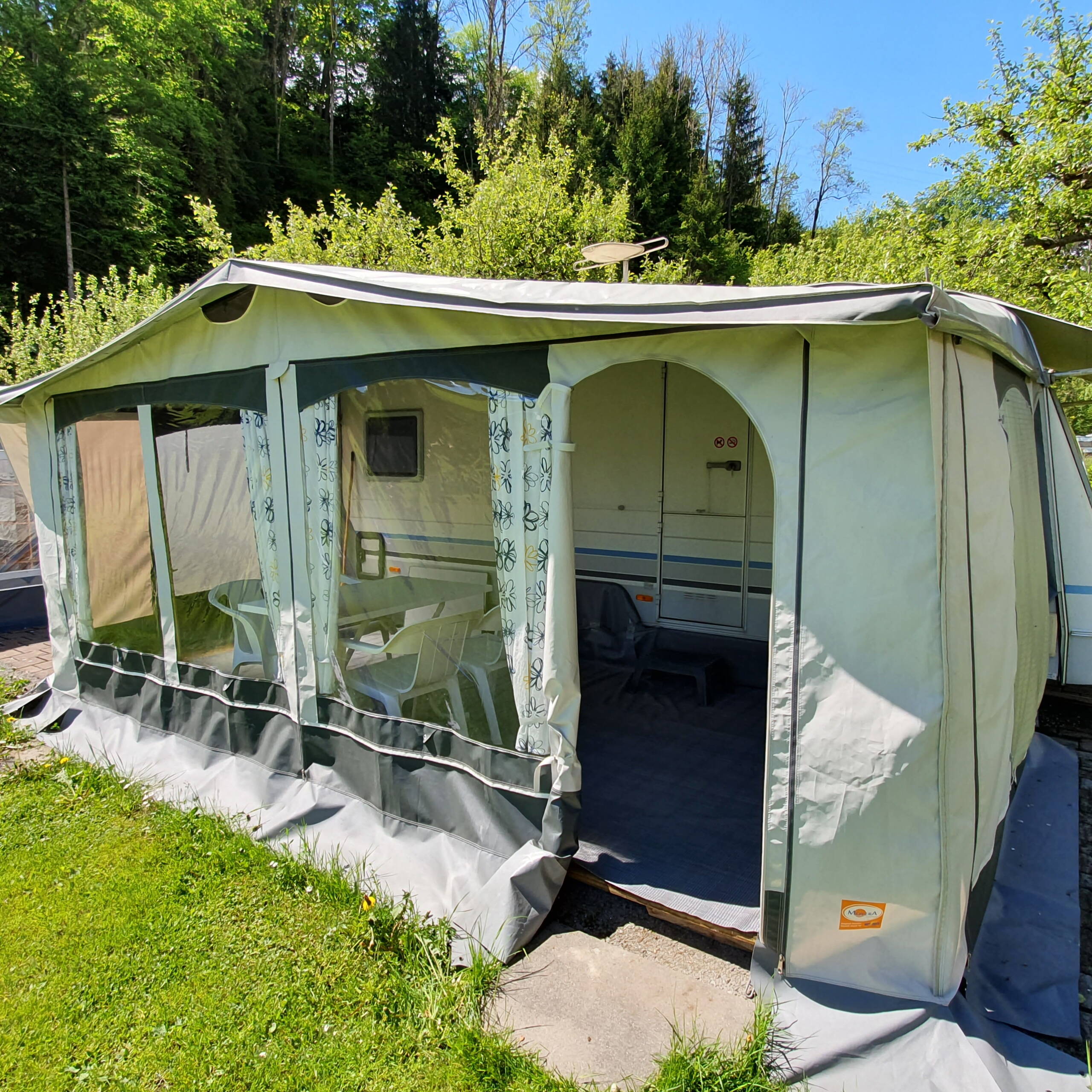 Mietwohnwagen Camping Grassi Frutigen Wohnwagen Mäggiseren